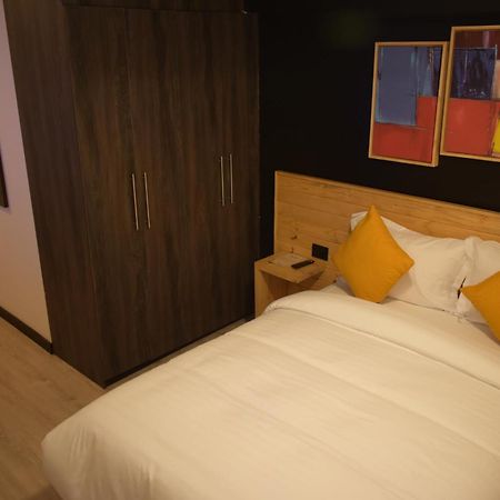 Hotel Vaway クエンカ エクステリア 写真