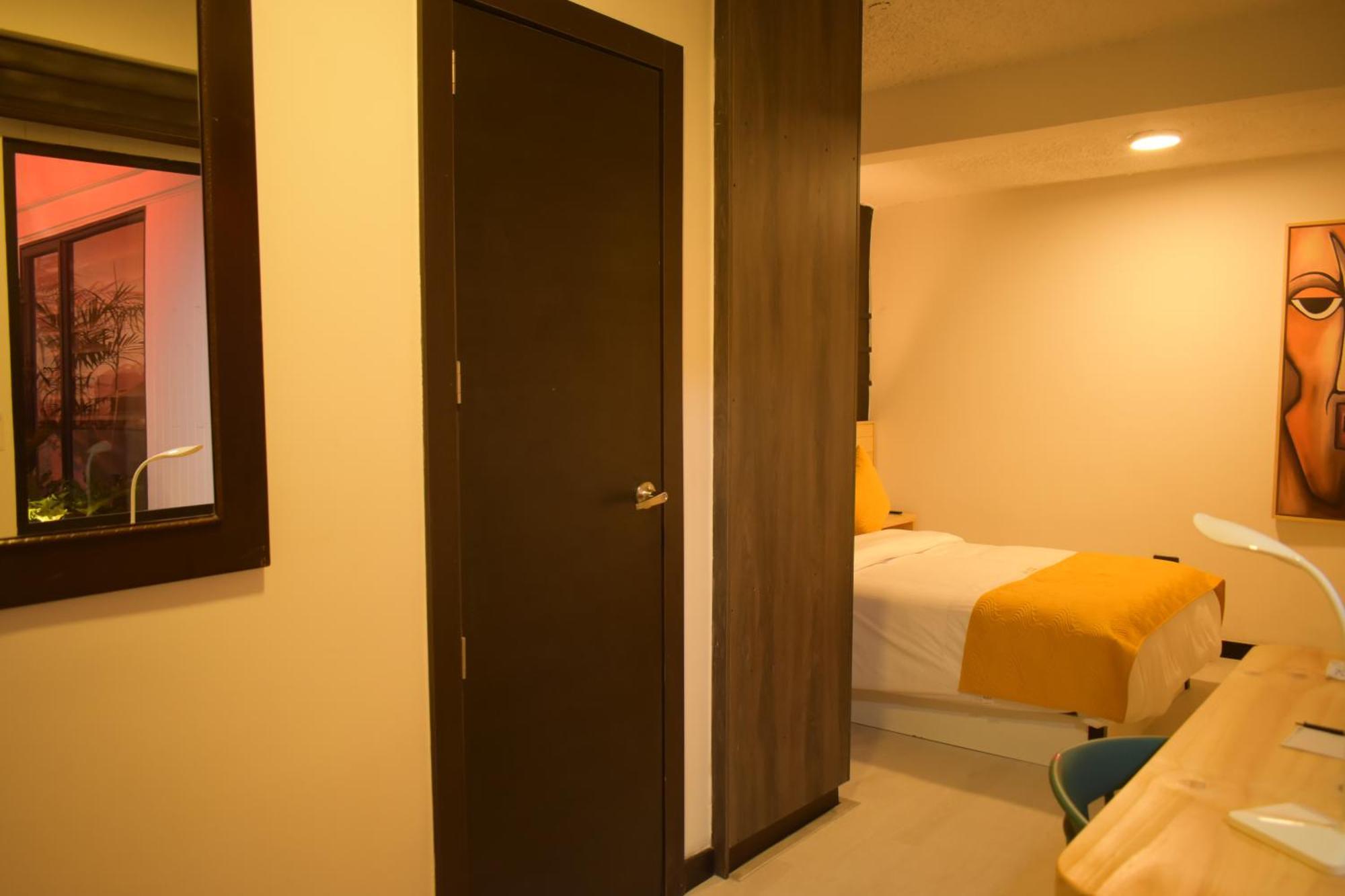 Hotel Vaway クエンカ エクステリア 写真