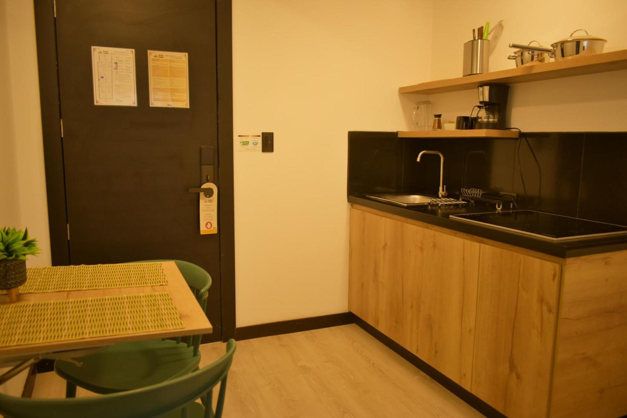 Hotel Vaway クエンカ エクステリア 写真