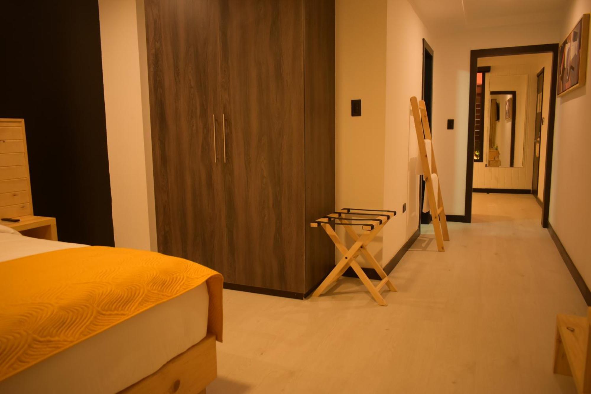 Hotel Vaway クエンカ エクステリア 写真